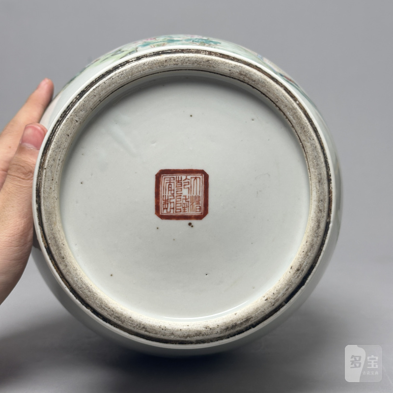 民国 粉彩仕女图琵琶尊 - 图10